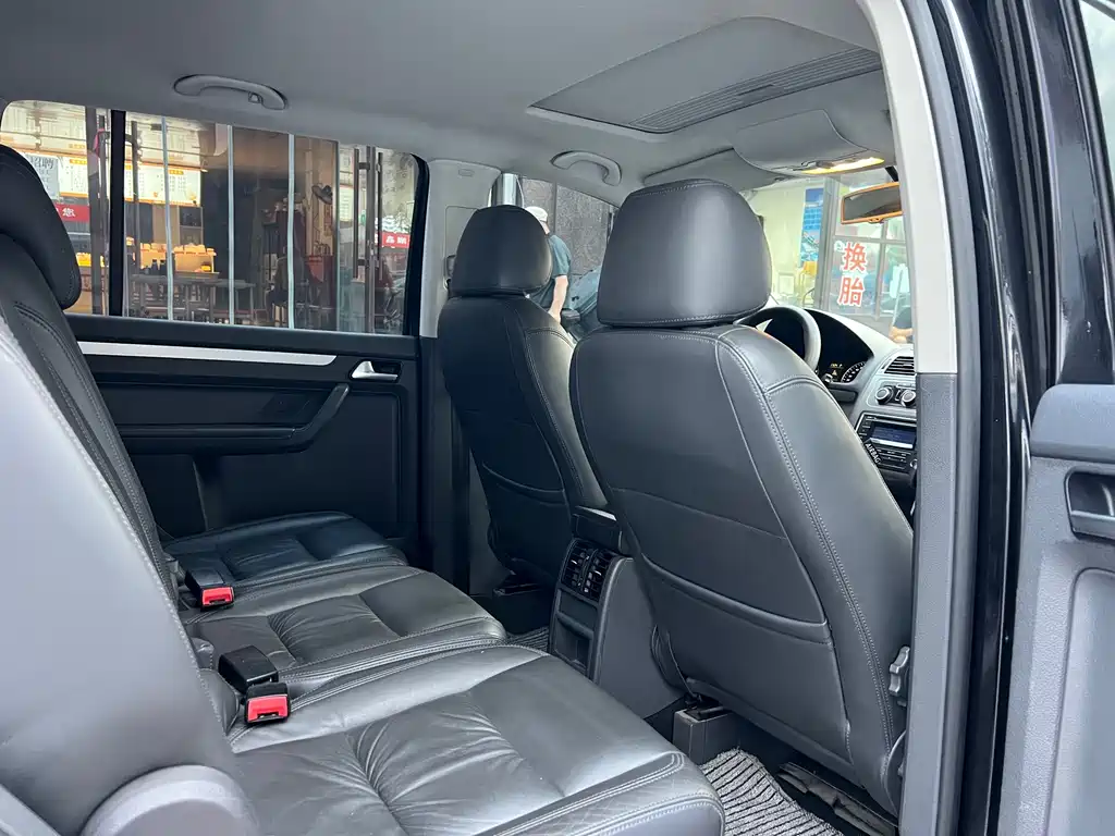 Volkswagen Touran — миниатюра 10