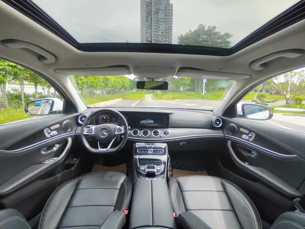 Mercedes-Benz E-Class — миниатюра 9