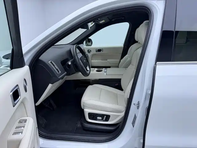 Li Auto Li L8 — миниатюра 11