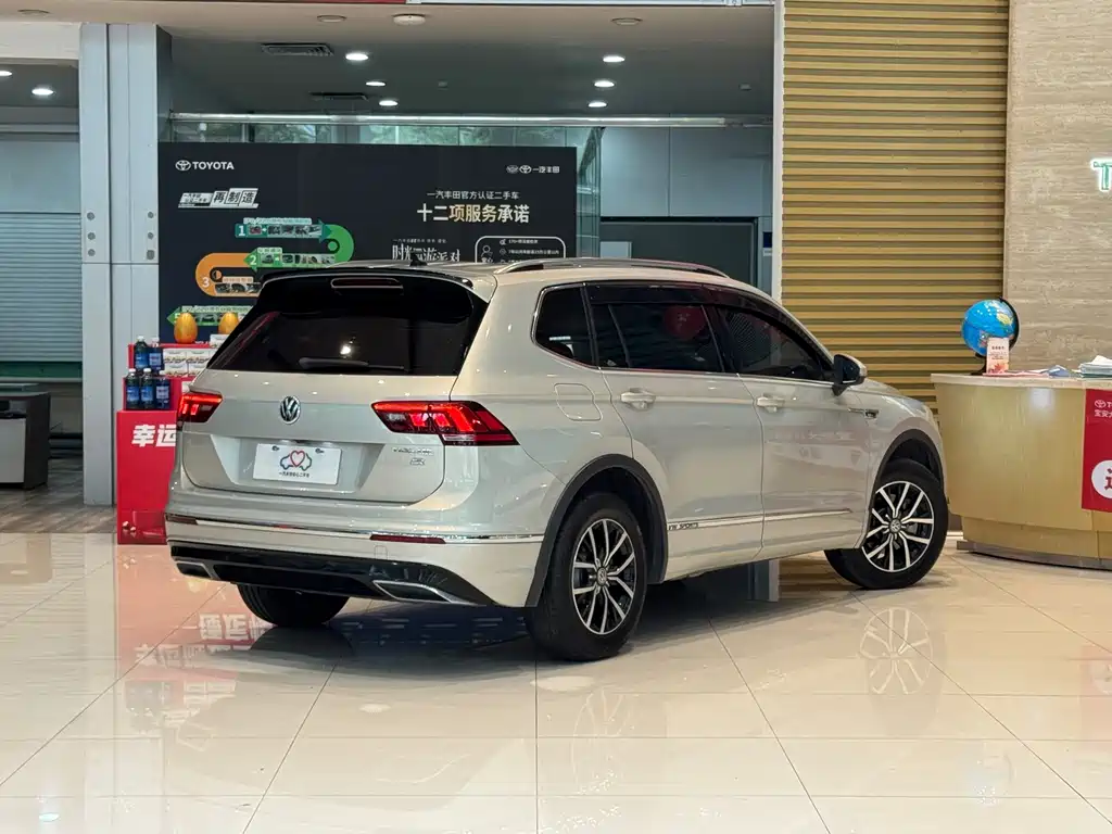 Volkswagen Tiguan L — миниатюра 2