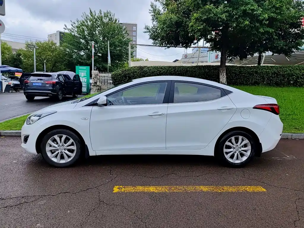 Hyundai Elantra Langdong — миниатюра 3