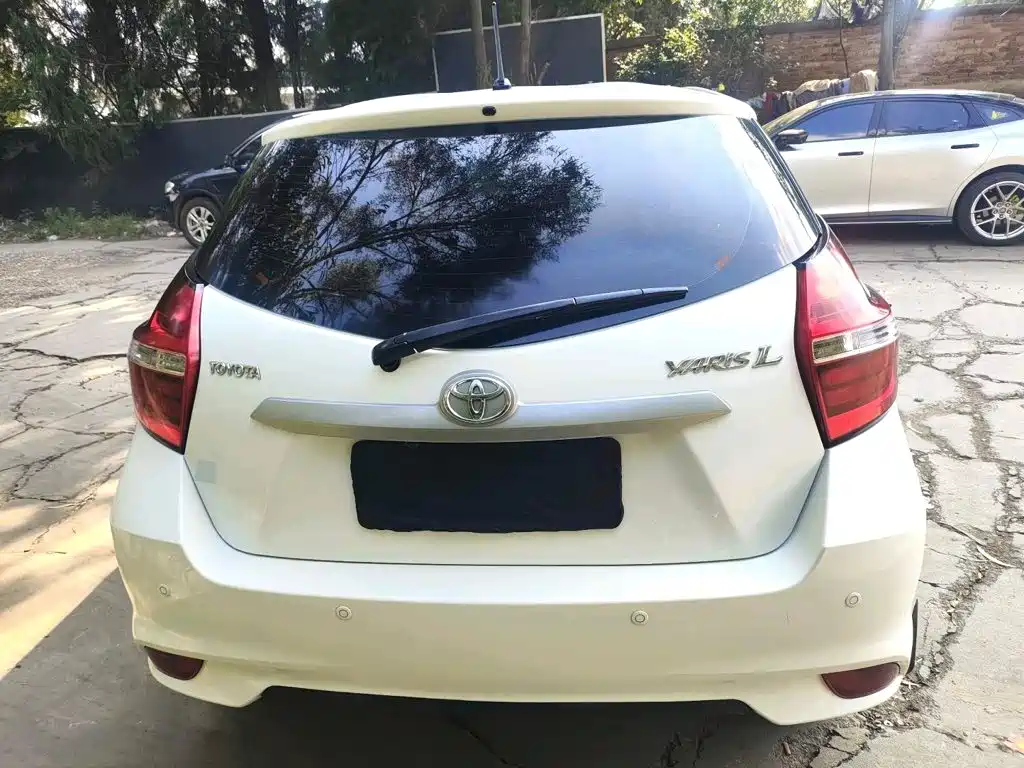 Toyota Yaris L — миниатюра 9