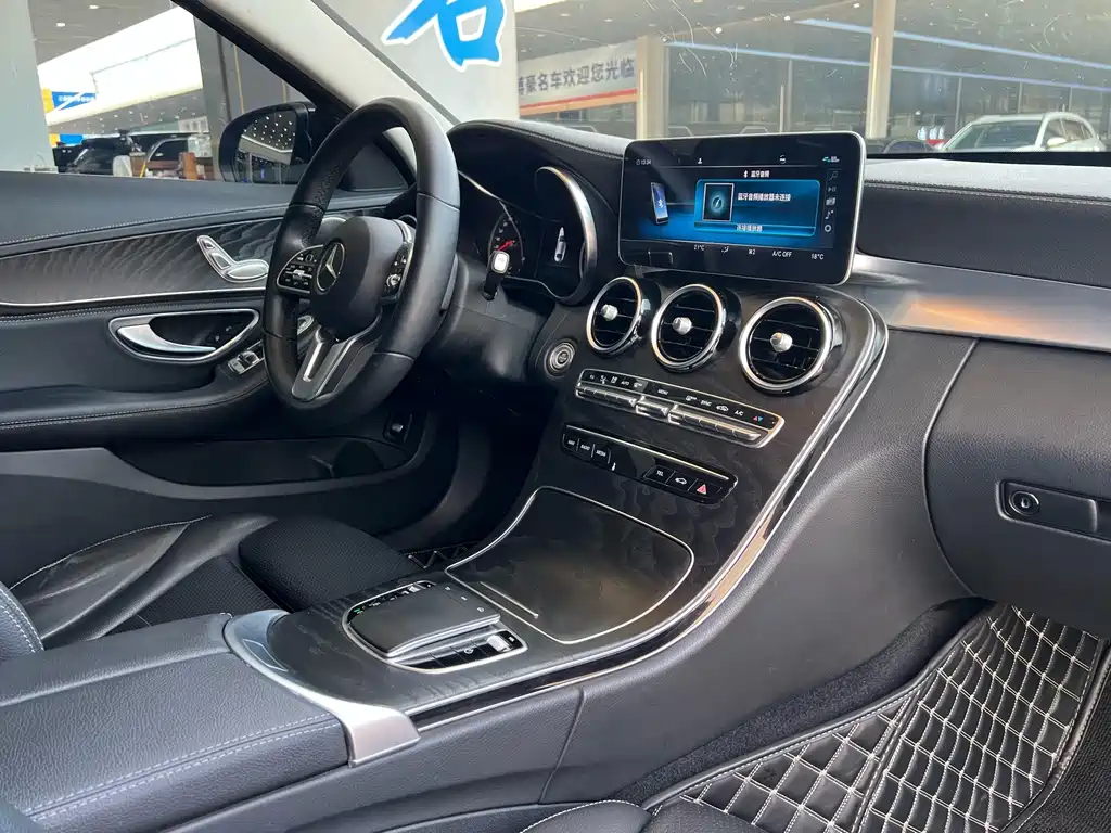 Mercedes-Benz C-Class — миниатюра 11