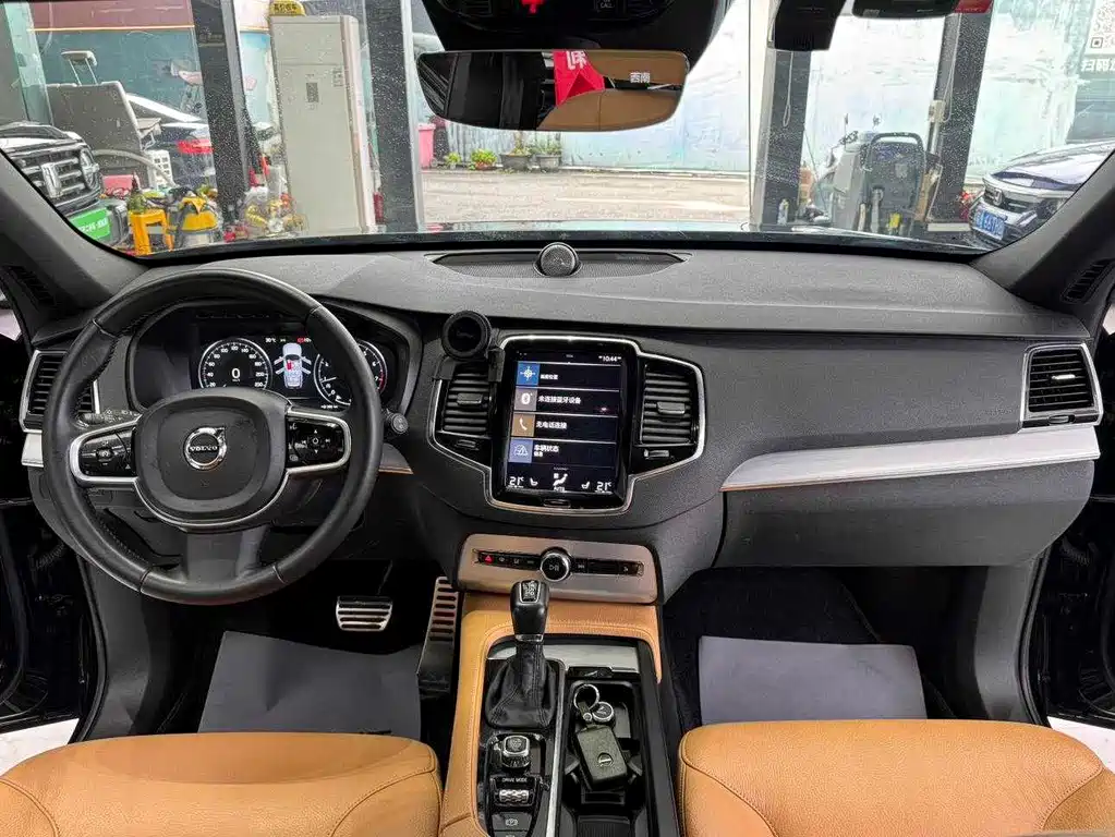 Volvo XC90 — миниатюра 27