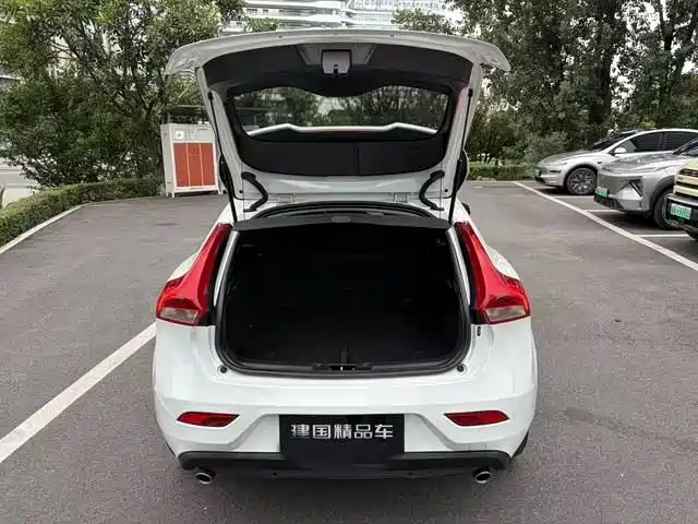 Volvo V40 — миниатюра 12