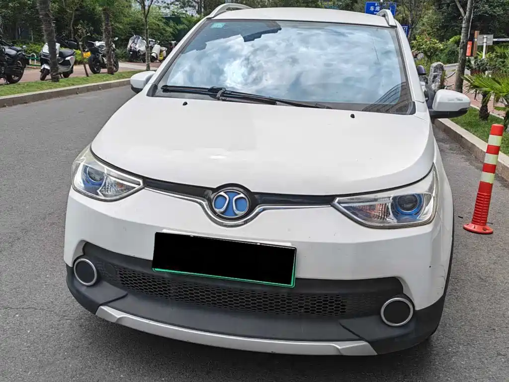 BAIC New Energy EC — миниатюра 2