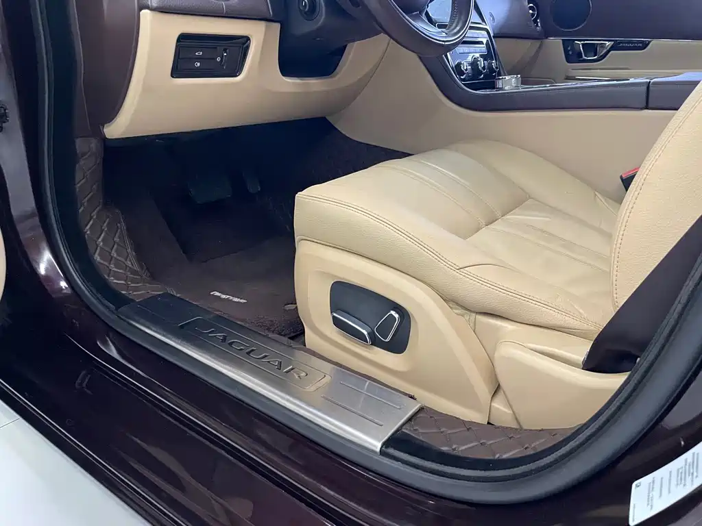 Jaguar XJ — миниатюра 22