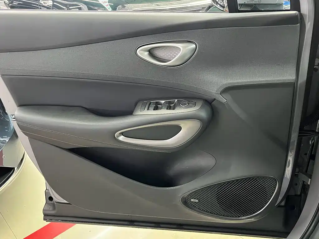 BYD Sealion 05 EV — миниатюра 14
