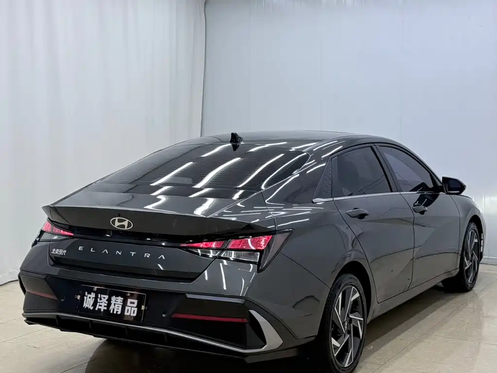 Hyundai Elantra 2023 1.5L CVT LUX Luxury