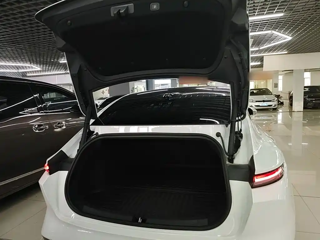 NIO ET5 — миниатюра 19