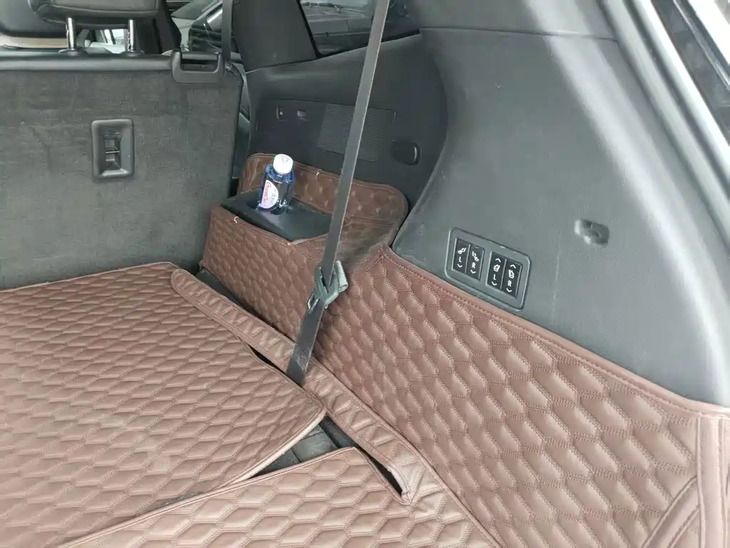 Cadillac XT6 — миниатюра 12
