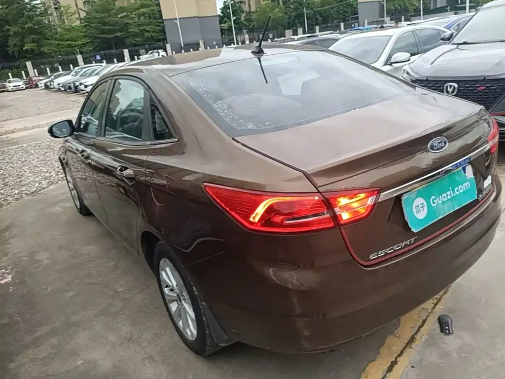 Ford Escort — миниатюра 5