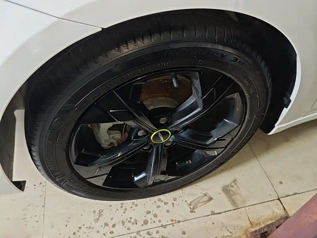 Roewe i6 MAX New Energy — миниатюра 23