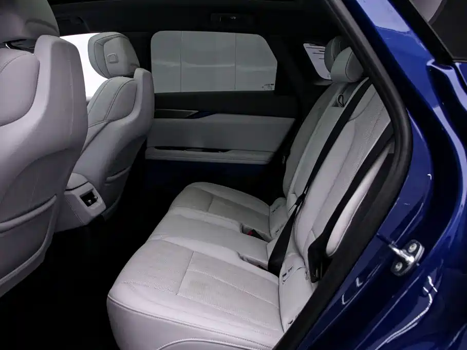 Cadillac IQ — миниатюра 17