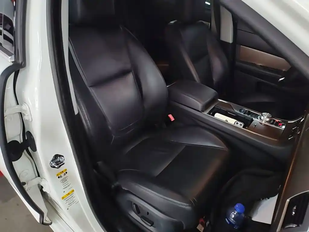 Jaguar XF — миниатюра 25