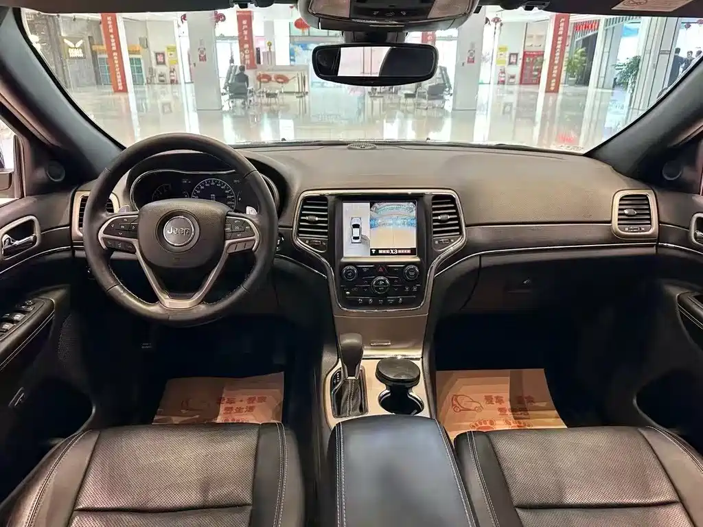 Jeep Grand Cherokee (Import) — миниатюра 5