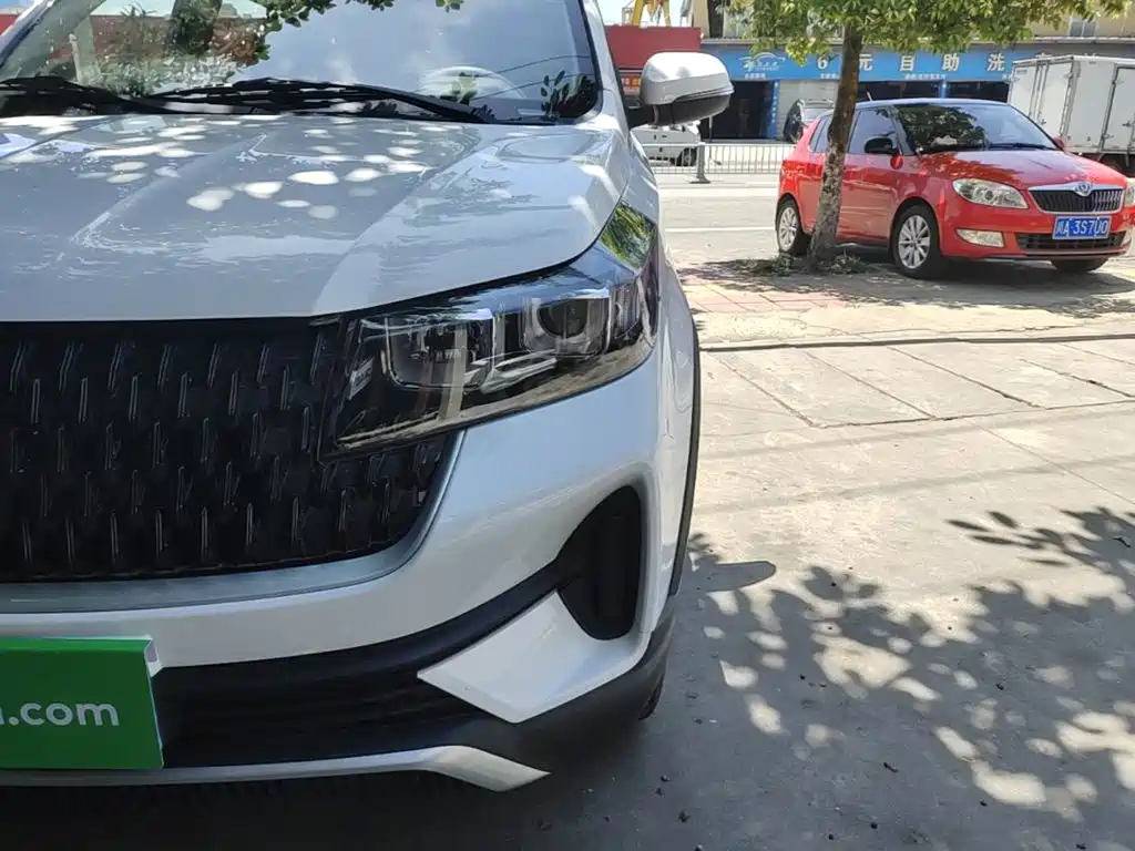 Ruixiang 北汽瑞翔X3 — миниатюра 24