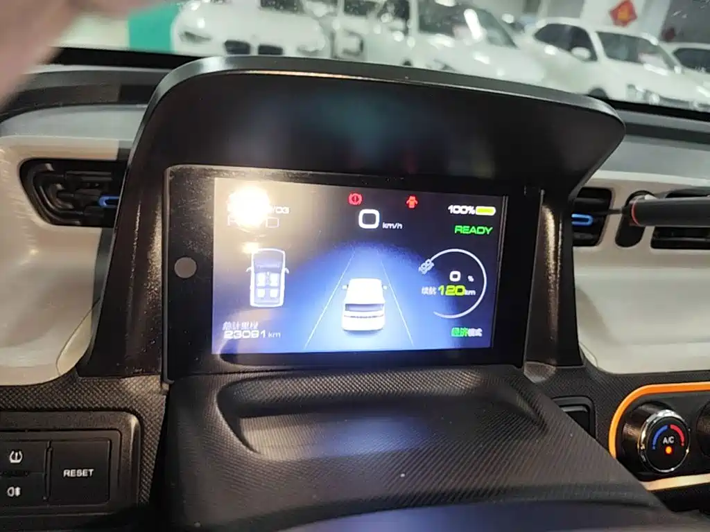 Wuling MINIEV — миниатюра 12
