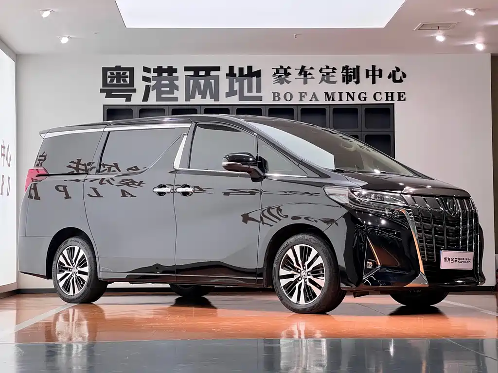 Toyota Alphard — миниатюра 3