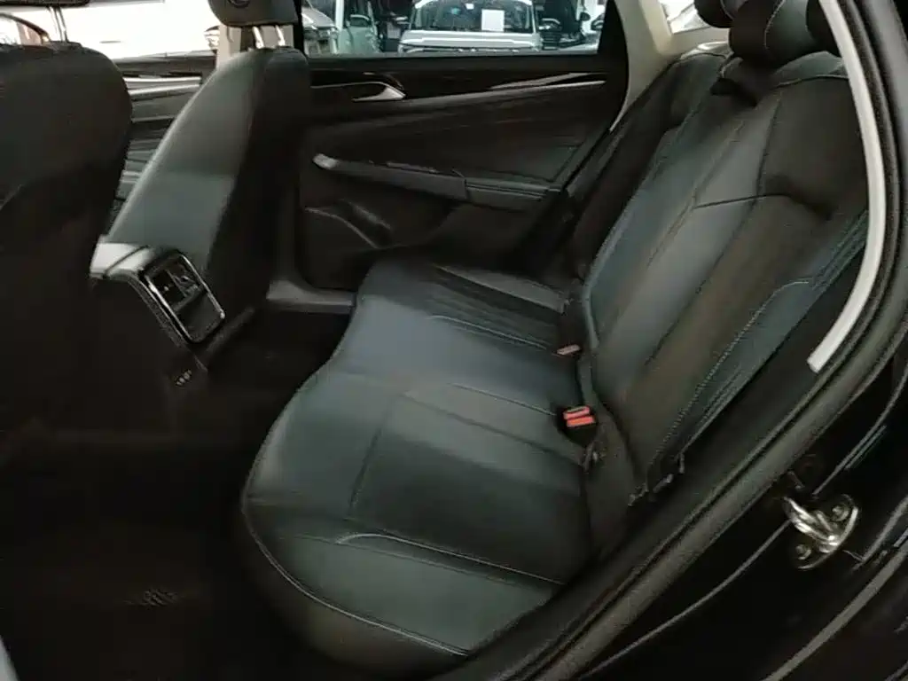 Volkswagen Passat — миниатюра 17