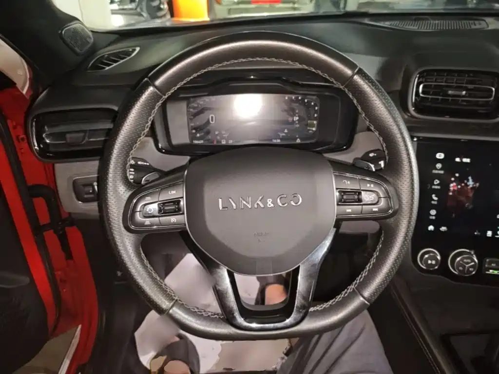 Lynk & Co 03 — миниатюра 11