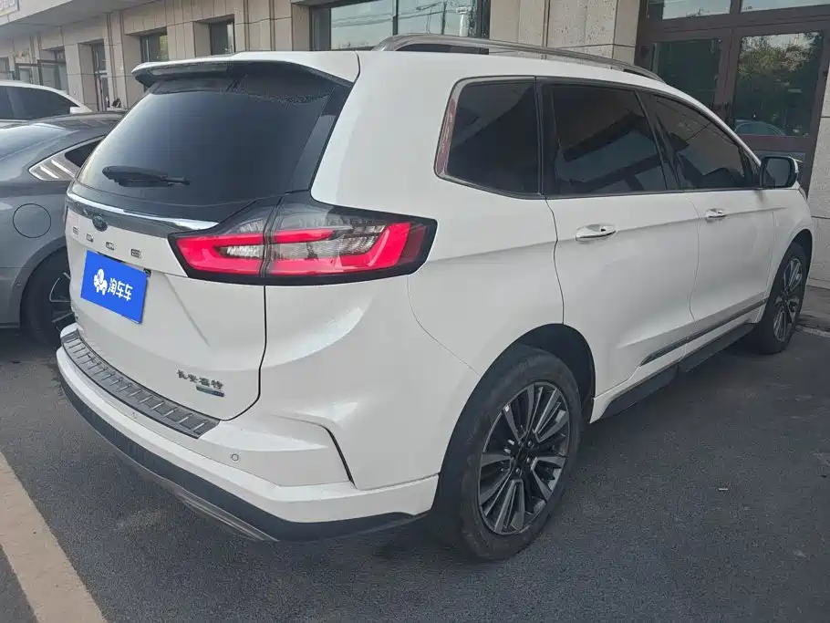 Ford Edge — миниатюра 3