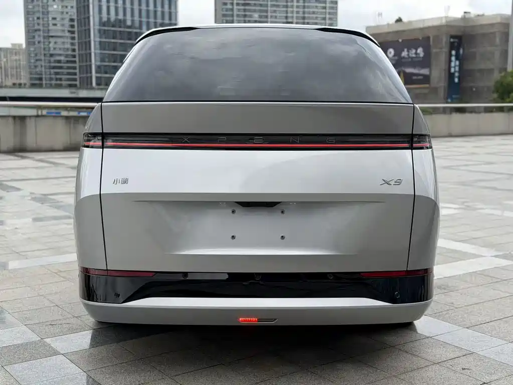 XPeng X9 — миниатюра 6
