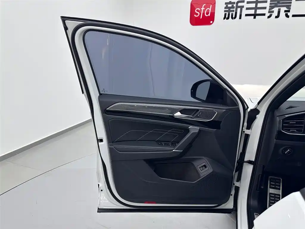 Volkswagen TayronX X 2020 380TSI Flagship Smart Connect