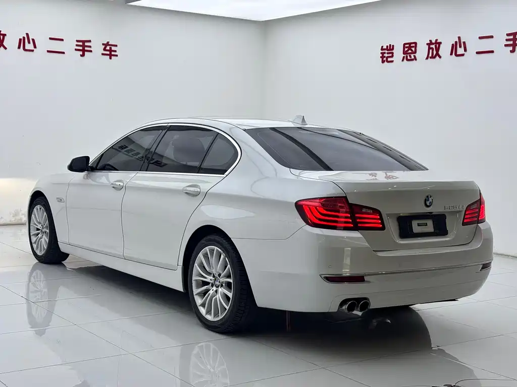 BMW 5 Series — миниатюра 8