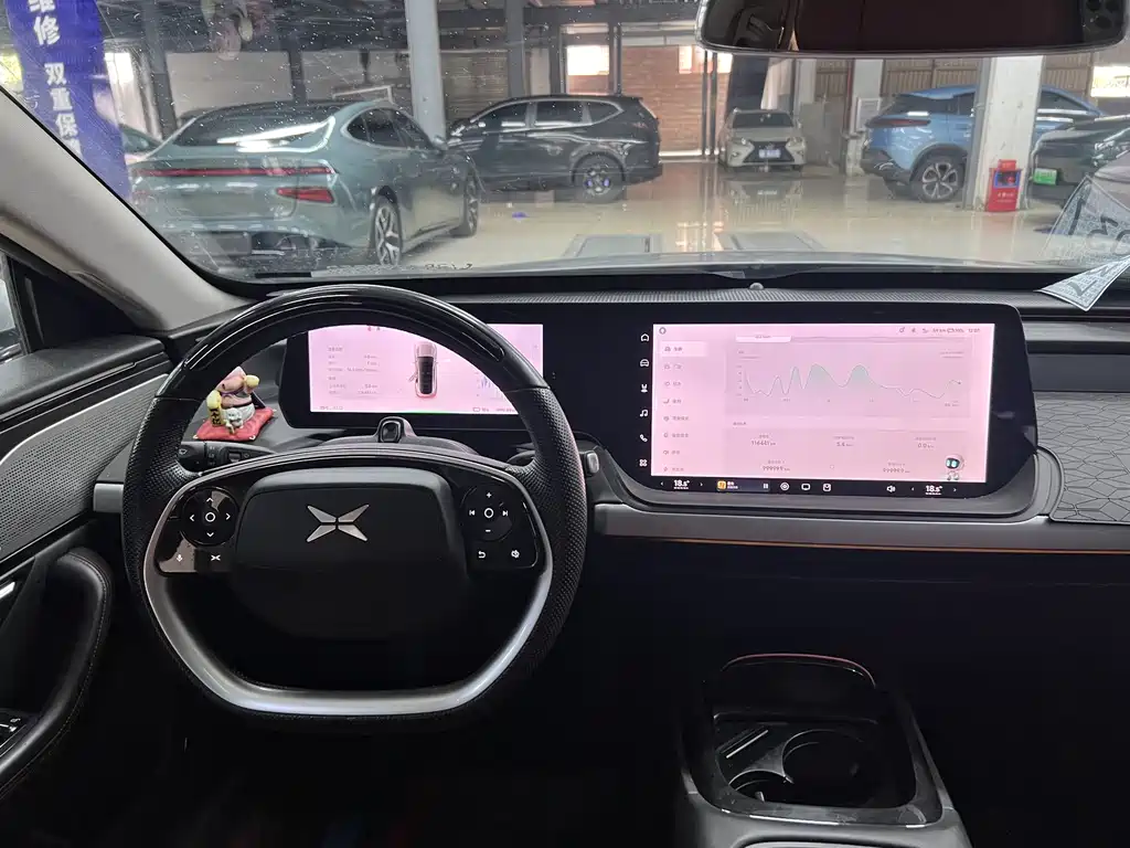 XPeng P7 — миниатюра 12