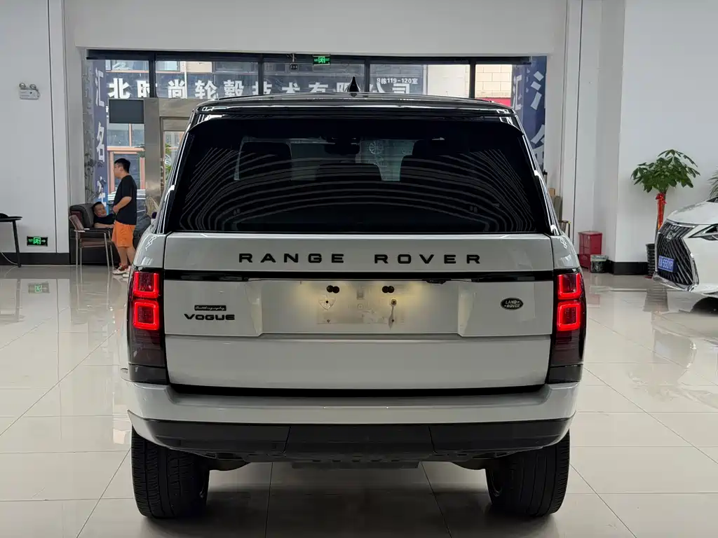 Land Rover Range Rover — миниатюра 10