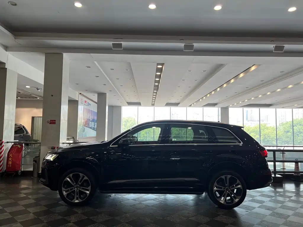 Audi Q7 2021 55 TFSI quattro S line Sport