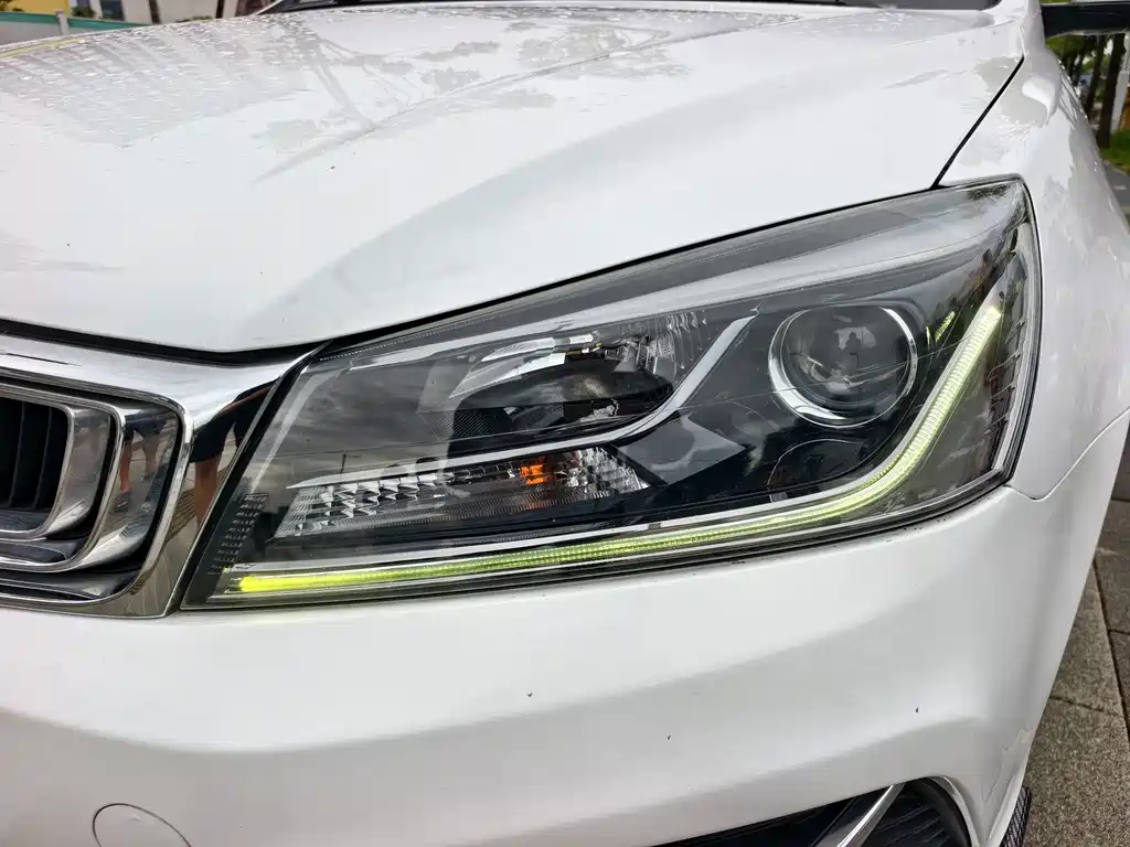 Geely Emgrand — миниатюра 12