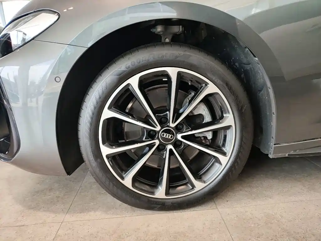 Audi A5L — миниатюра 23