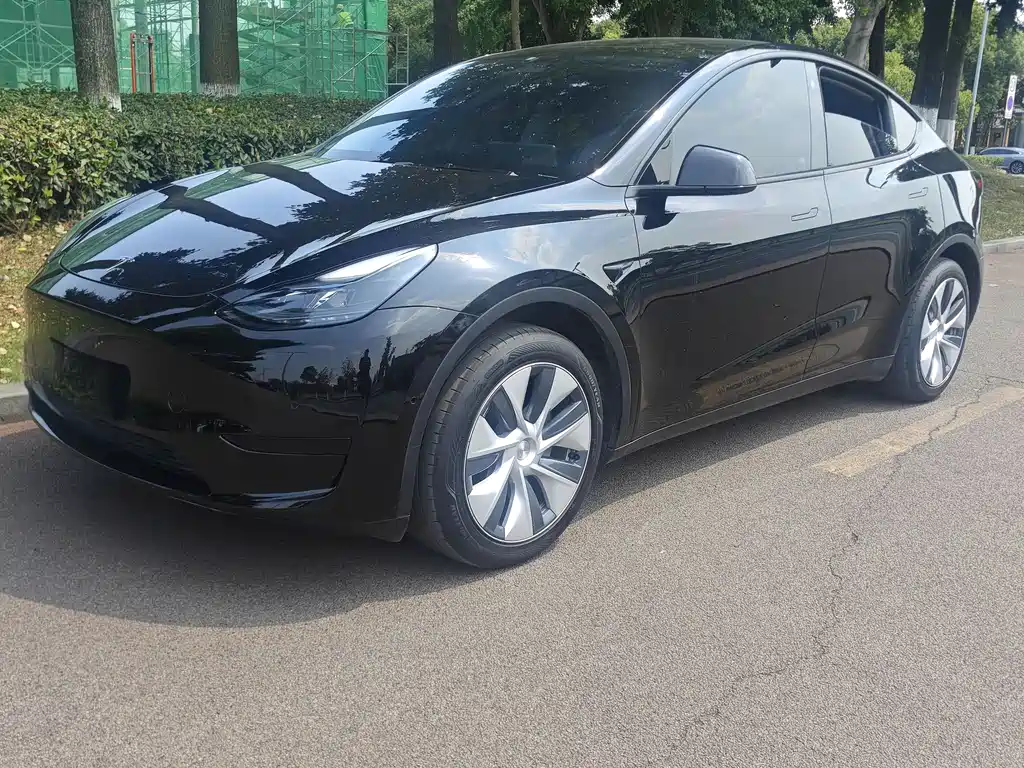 Tesla Model Y 2023 RWD Drive Dynamic Edition