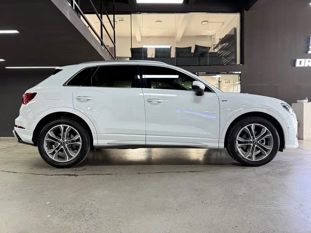 Audi Q3 — миниатюра 10