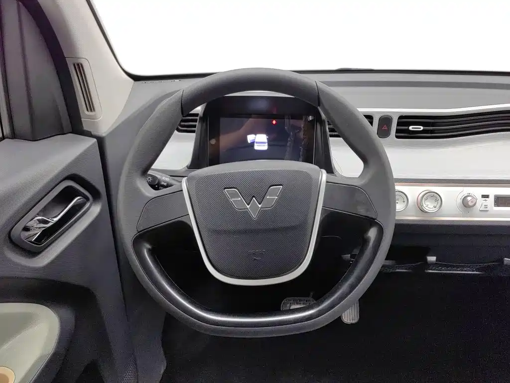 Wuling MINIEV — миниатюра 11