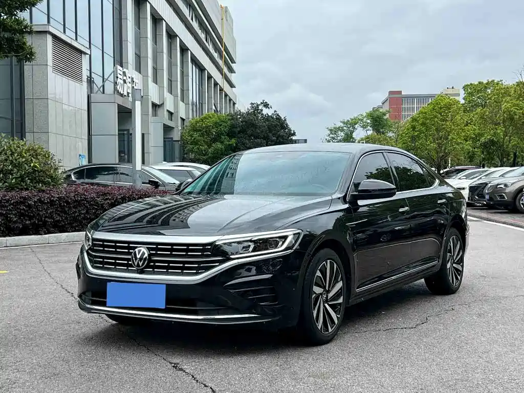Volkswagen Passat 2025