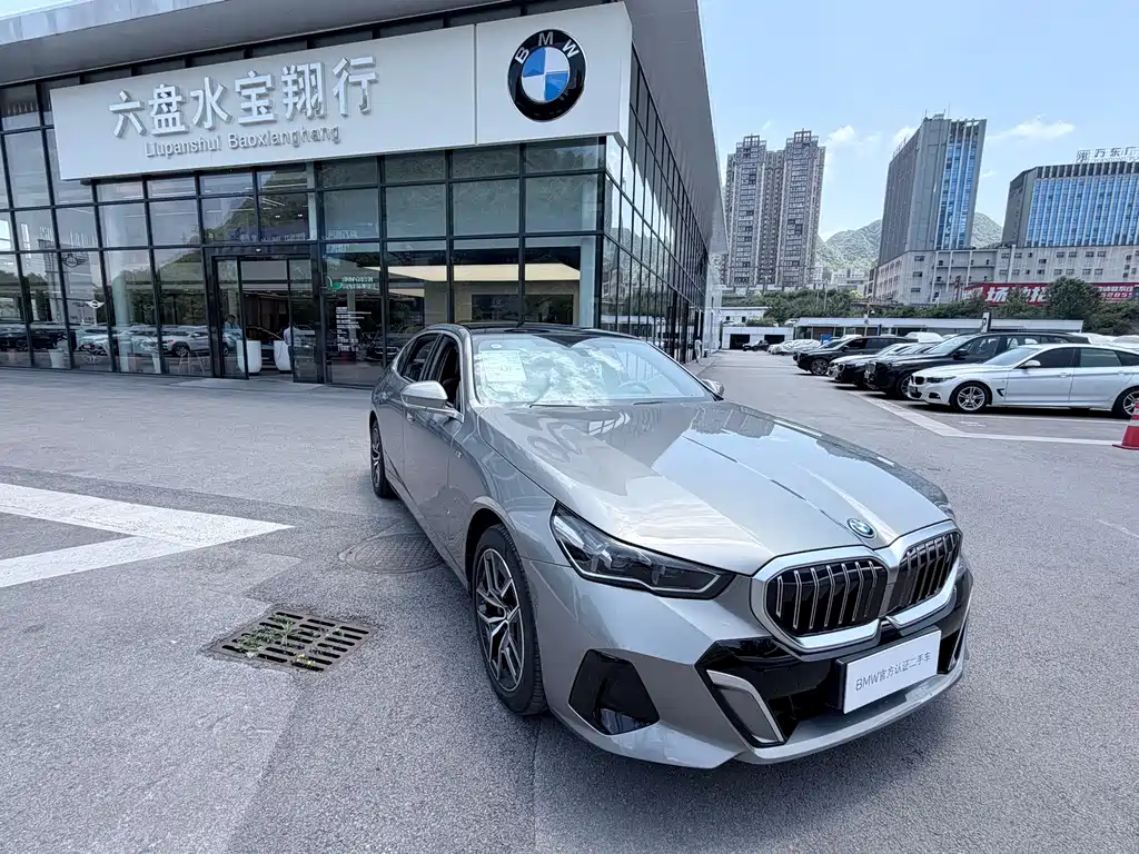 BMW i5 2024