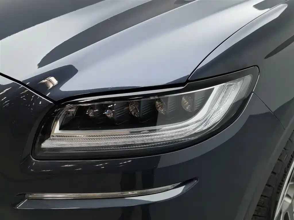 Lincoln Nautilus 2021 2.7T
