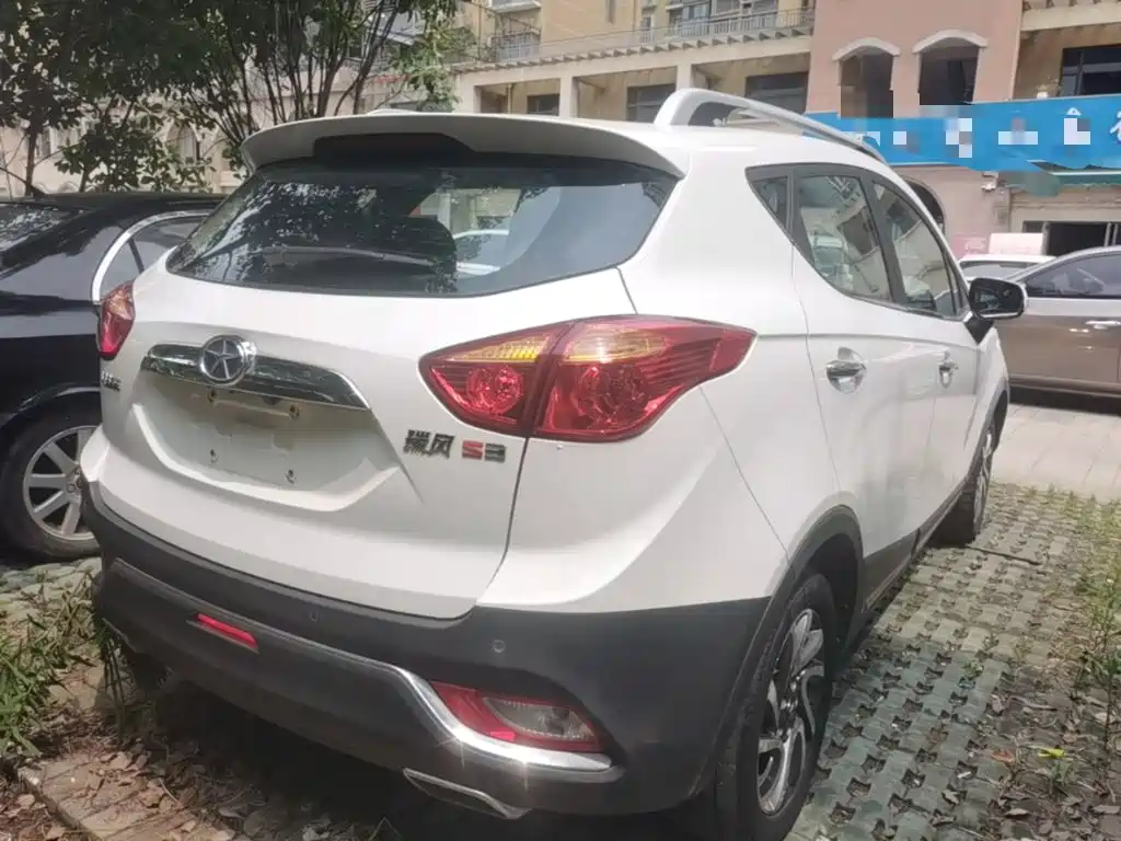 JAC S3 2016 1.5L MT Luxury