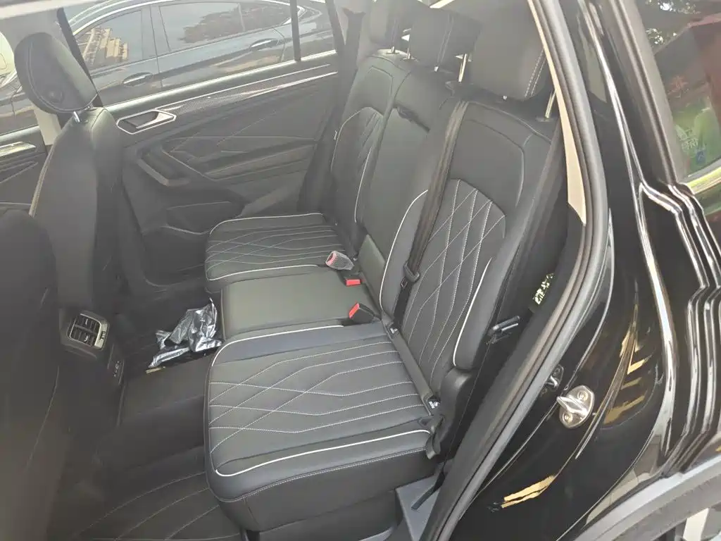 Volkswagen Tiguan L — миниатюра 15