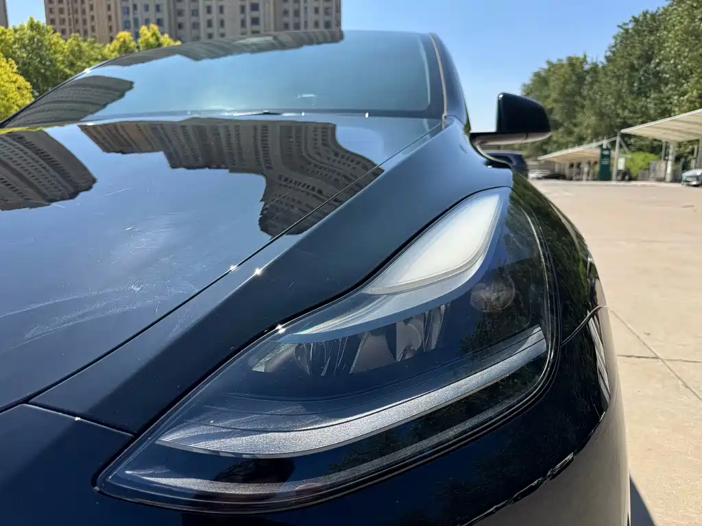 Tesla Model Y — миниатюра 4