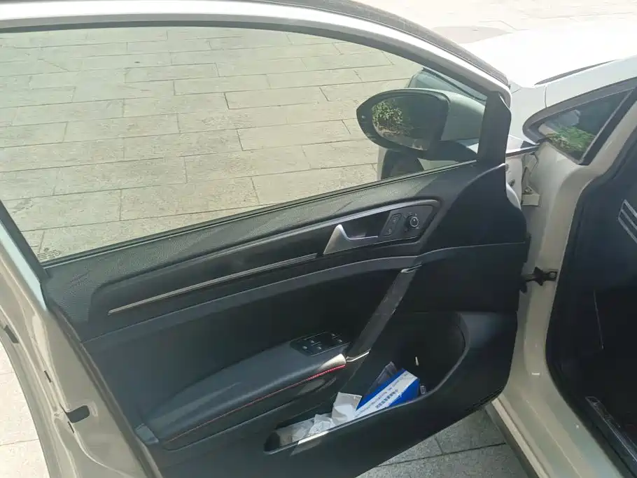 Volkswagen Golf GTI — миниатюра 7