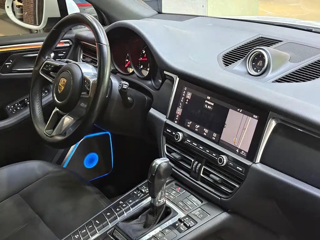 Porsche Macan — миниатюра 15