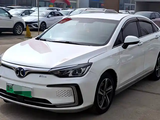 BAIC BEIJING EU5 2019