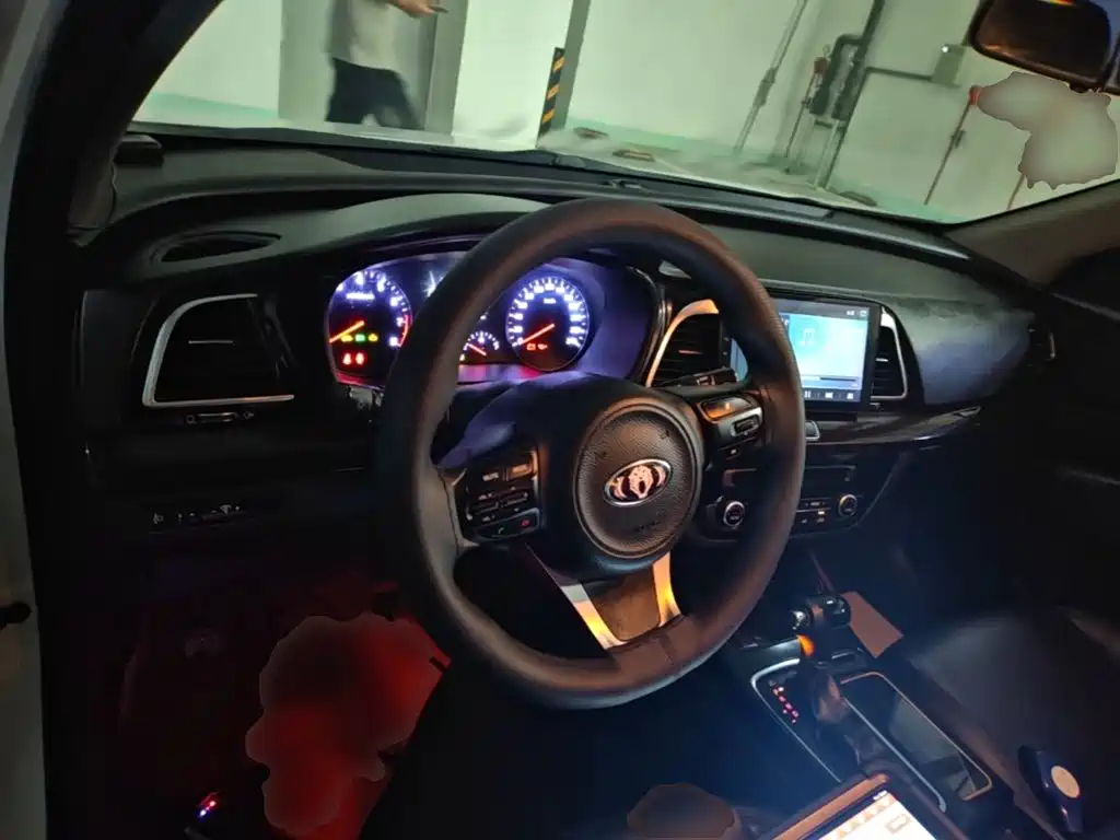 Kia K4 — миниатюра 10