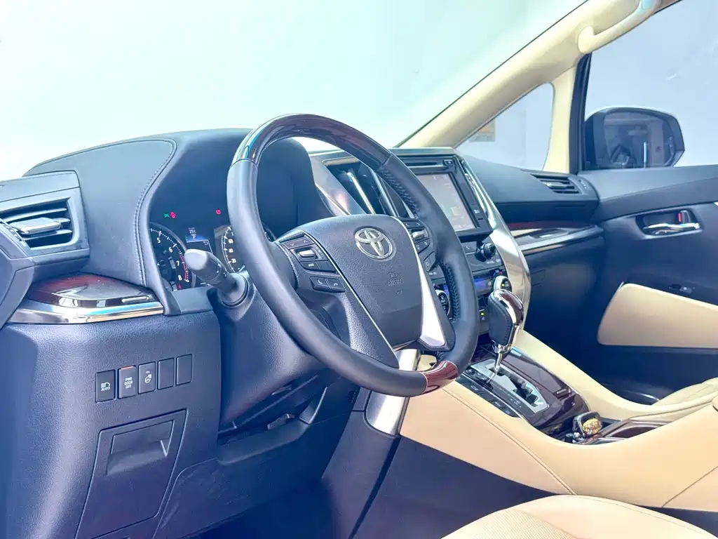 Toyota Alphard 2015 3.5L Luxury