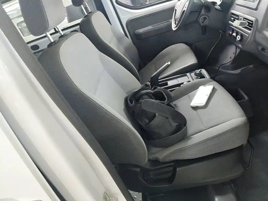 Wuling Yangguang — миниатюра 25
