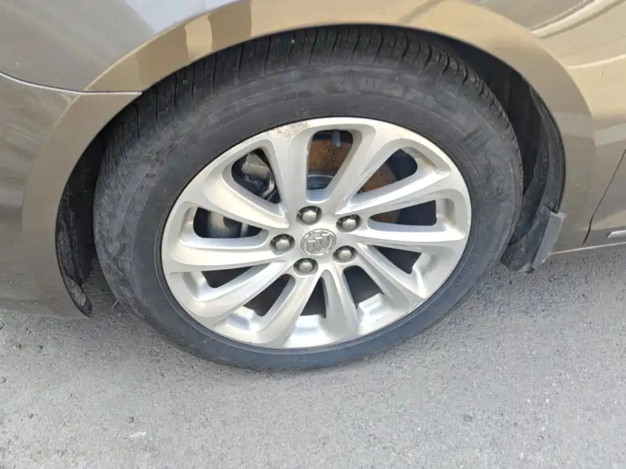 Buick LaCrosse — миниатюра 6